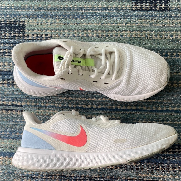 Nike Revolution White Running Sneakers size 8 - Picture 1 of 7